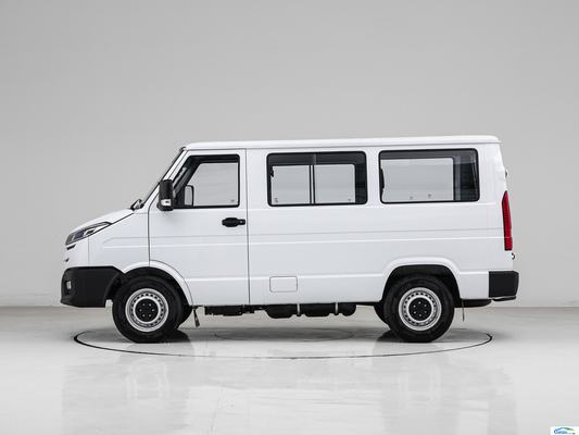 Iveco ディーゼル 乗客と貨物輸送のための多機能タッチスクリーン MPV