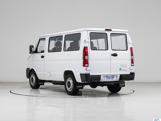 Iveco ディーゼル 乗客と貨物輸送のための多機能タッチスクリーン MPV