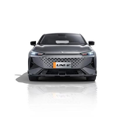左方向チェンガン UNI-V 2024 1.5T ガソリンセダン 燃料駆動車両