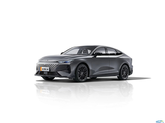 左方向チェンガン UNI-V 2024 1.5T ガソリンセダン 燃料駆動車両
