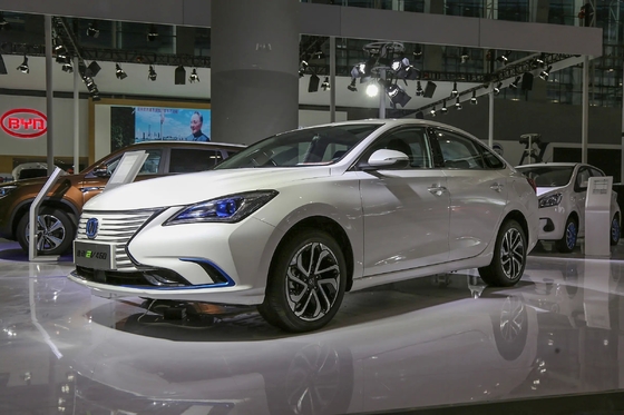 チャンガン イアド EV460 2024 セダン エナジー 車両で競争に先を行く