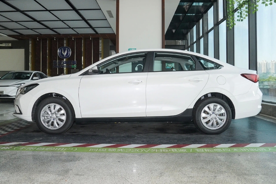 チャンガン イアド EV460 2024 セダン エナジー 車両で競争に先を行く