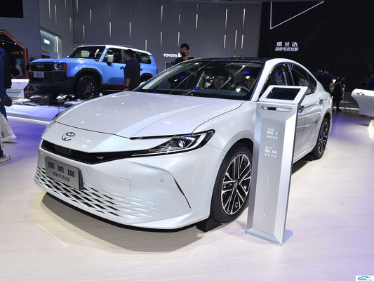 アルミ合金屋根ラックとファブリックシート 2024 トヨタ・キャムリー 乗用車