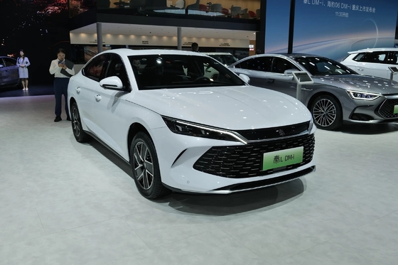 BYD クリーンエネルギーハイブリッド Qin L Dm-I-2024 セダン デュアルモーターシステムを持つ中型フェブカー