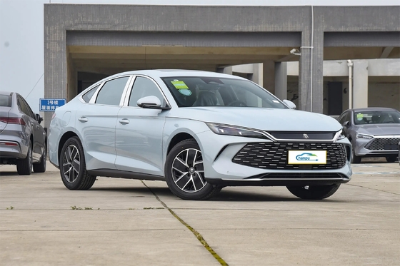 BYD クリーンエネルギーハイブリッド Qin L Dm-I-2024 セダン デュアルモーターシステムを持つ中型フェブカー