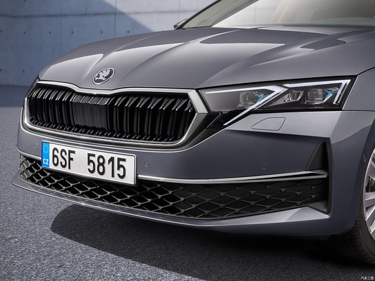 2024 スコダ オクタヴィア プロ TSI280 1.5L ガソリンセダン ESCと通常のクルーズコントロール
