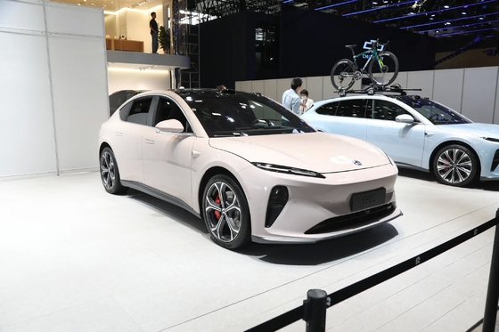 100Kwh 4ドア スイングドア ニオ Et5-2024 乗用車 5人座電動車
