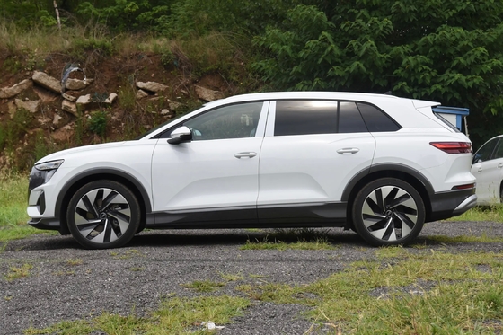 SUV シティ ライドオンカー Q5 E-Tron-50 E-Tron クワトロ 輝くブロケードスーツ 電動車