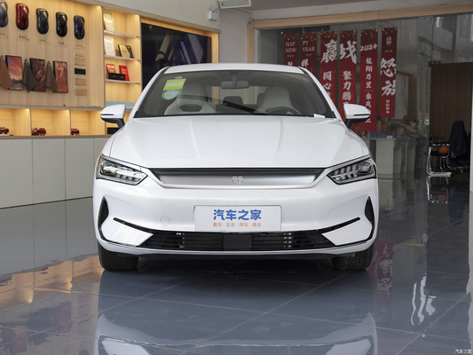 2024 BYD Qin Plus EVとDM-iハイブリッドセダンで運転体験に革命を起こす