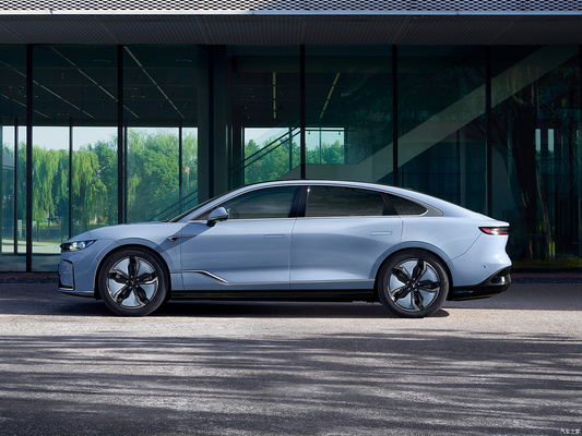 ワヤ・ラント 軽量 ジュイグアン EV PHEV セダン 走行距離730km プラグイン・ハイブリッド