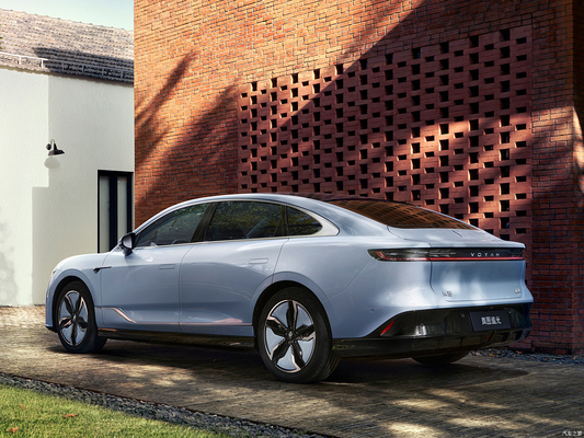 ワヤ・ラント 軽量 ジュイグアン EV PHEV セダン 走行距離730km プラグイン・ハイブリッド
