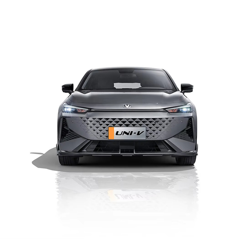 チェンガン UNI-V 2024 1.5T マクファーソンフロントサスペンション付き